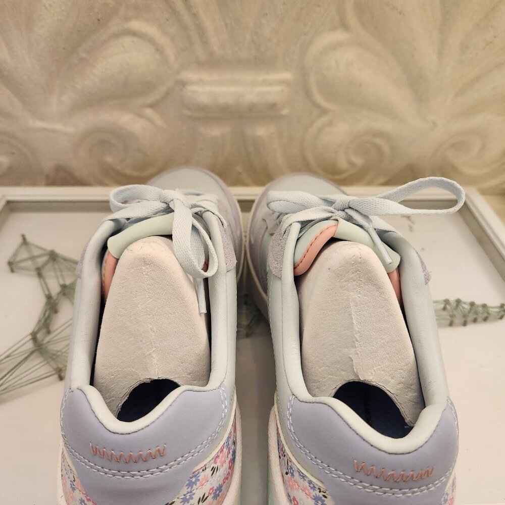Skechers "Dainty Floral" Jade Court Sneakers. NIB. Size: various - Picture 8 of 13